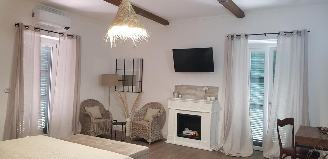Casa Rosamari - Su Lago Di Posta Fibreno, Appartamento Con Camino Εξωτερικό φωτογραφία